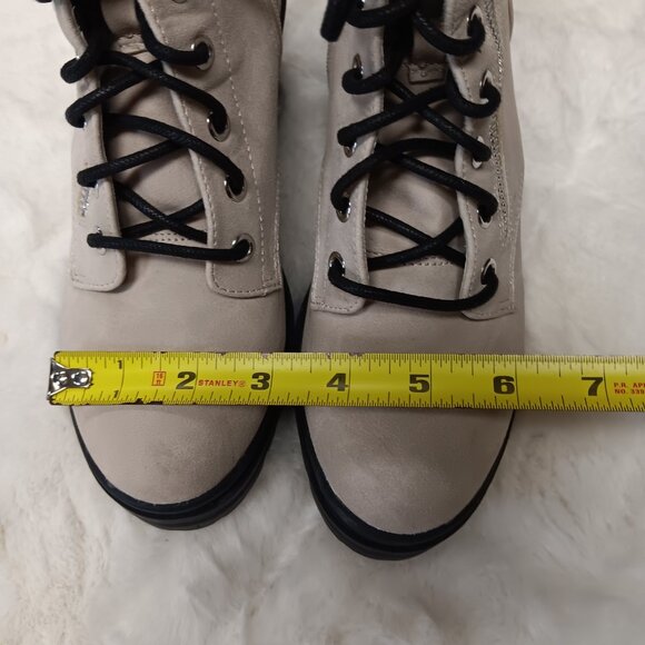 Chunky Healed Studded Cream Boots Size 6.5 - Picture 16 of 16